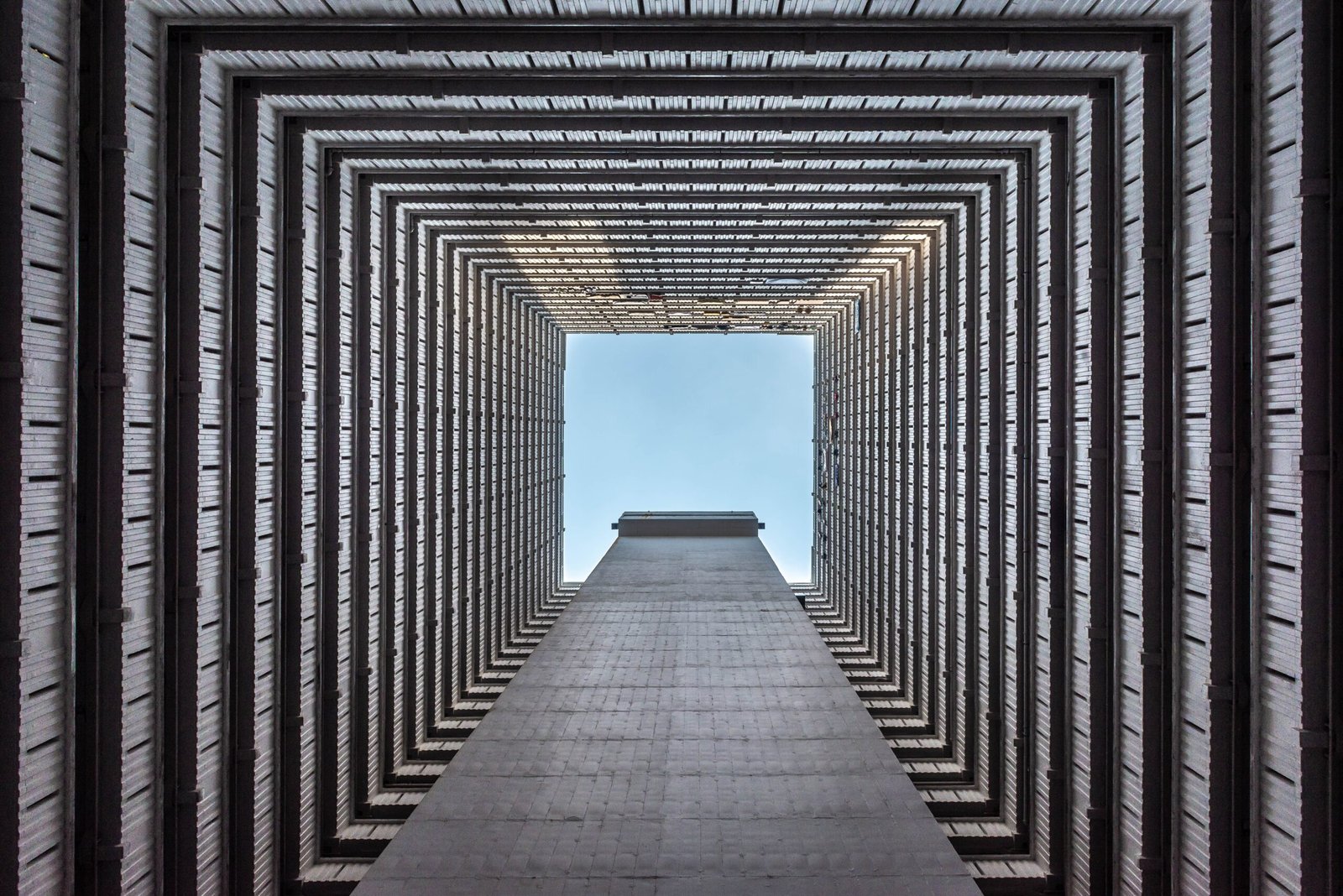 Conheça o veículo de comunicação com linha editorial nas áreas de negócios, economia, investimento, tecnologia e carreira profissional
