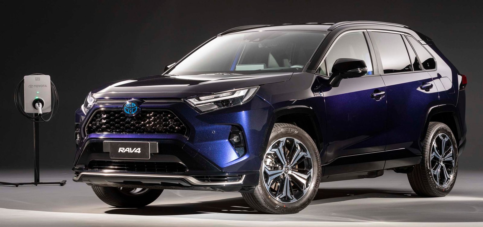 Novo Toyota RAV4 Plug-In Hybrid chega ao mercado brasileiro