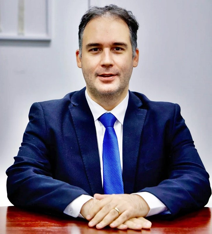 A arrogância está acabando com o Ocidente!
