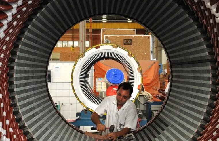 Indústria de máquinas e equipamentos registra alta de 13,9% nas vendas até julho