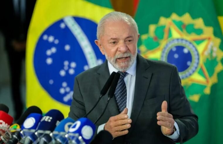 Lula anuncia plano de apoio a setores impactados pelas tarifas impostas por Trump