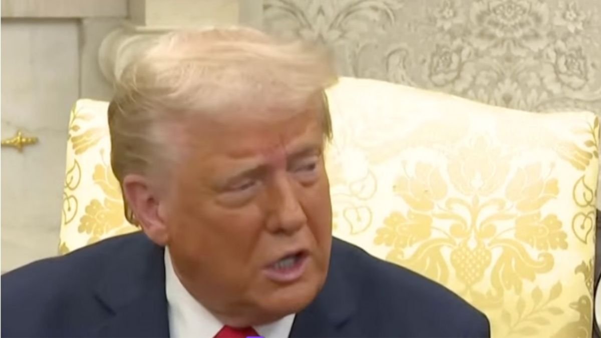 Trump taxa semicondutores em 100% e favorece produção da Apple
