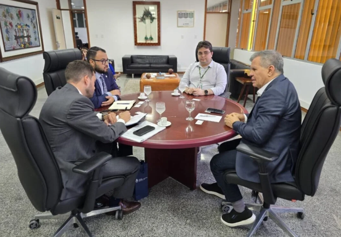 Delegação da Embaixada da Argentina visita a Suframa para discutir parcerias comerciais e logísticas