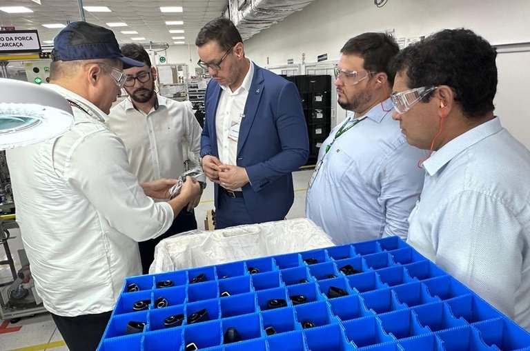 Suframa conhece processo produtivo da Stanley Angstrom no Polo Industrial de Manaus